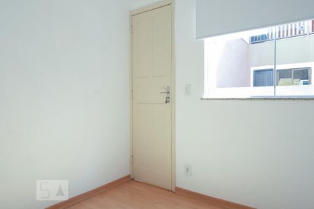 Casa de condomínio à venda com 96m², 4 quartos e 1 vagaQuarto