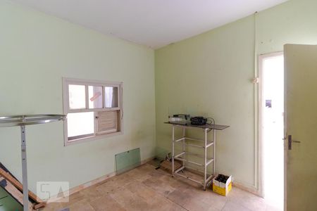 Casa à venda com 900m², 3 quartos e 8 vagasEscritório 