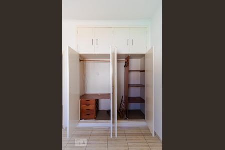 Casa à venda com 900m², 3 quartos e 8 vagasQuarto 02 - Armário