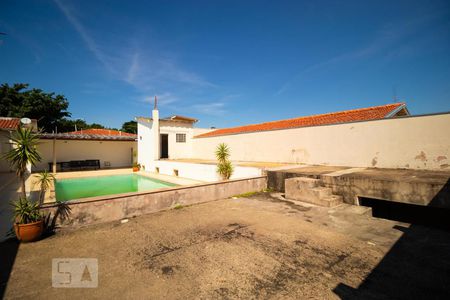 Casa à venda com 900m², 3 quartos e 8 vagasQuintal