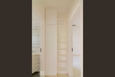 Armário de apartamento à venda com 1 quarto, 45m² em Vila Nova Conceição, São Paulo