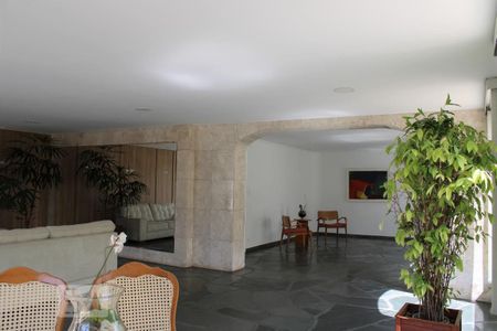 Apartamento para alugar com 120m², 3 quartos e 3 vagasHall social