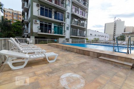 Apartamento à venda com 106m², 2 quartos e 1 vaga Apartamento à venda com 106m², 2 quartos e 1 vagaÁrea comum - Piscina