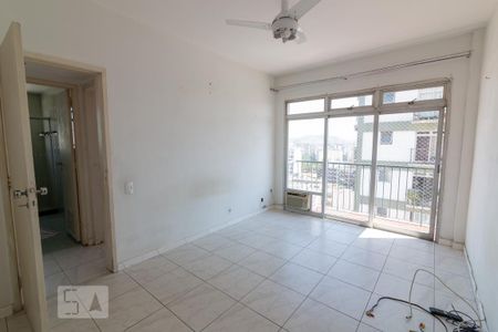 Apartamento à venda com 106m², 2 quartos e 1 vaga Apartamento à venda com 106m², 2 quartos e 1 vagaSuíte