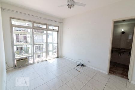 Apartamento à venda com 106m², 2 quartos e 1 vaga Apartamento à venda com 106m², 2 quartos e 1 vagaSuíte
