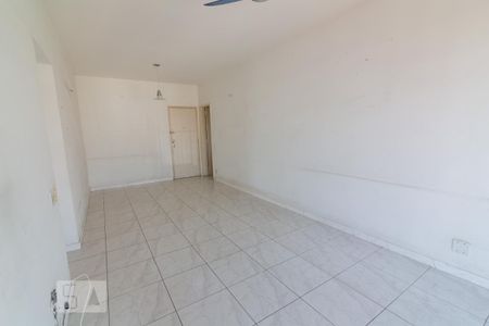 Apartamento à venda com 106m², 2 quartos e 1 vaga Apartamento à venda com 106m², 2 quartos e 1 vagaSala