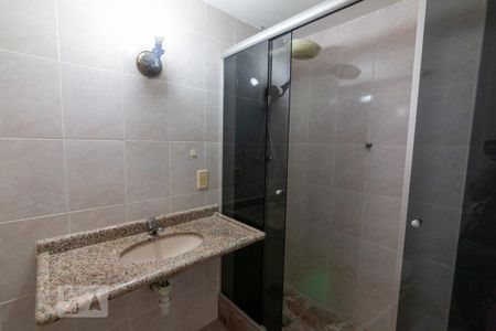 Apartamento à venda com 106m², 2 quartos e 1 vaga Apartamento à venda com 106m², 2 quartos e 1 vagaBanheiro da Suíte