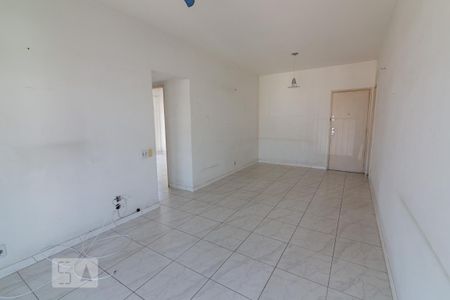 Apartamento à venda com 106m², 2 quartos e 1 vaga Apartamento à venda com 106m², 2 quartos e 1 vagaSala