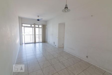 Apartamento à venda com 106m², 2 quartos e 1 vaga Apartamento à venda com 106m², 2 quartos e 1 vagaSala