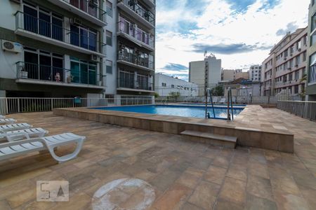 Apartamento à venda com 106m², 2 quartos e 1 vaga Apartamento à venda com 106m², 2 quartos e 1 vagaÁrea comum - Piscina