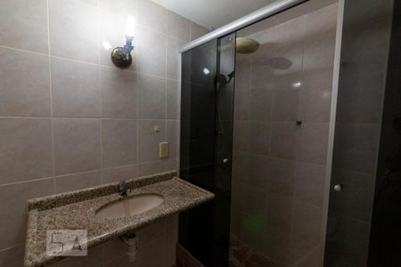 Apartamento à venda com 106m², 2 quartos e 1 vaga Apartamento à venda com 106m², 2 quartos e 1 vagaBanheiro da Suíte