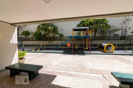 Apartamento à venda com 106m², 2 quartos e 1 vaga Apartamento à venda com 106m², 2 quartos e 1 vagaÁrea Comum - Playground