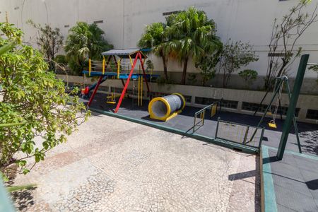 Apartamento à venda com 106m², 2 quartos e 1 vaga Apartamento à venda com 106m², 2 quartos e 1 vagaÁrea Comum - Playground