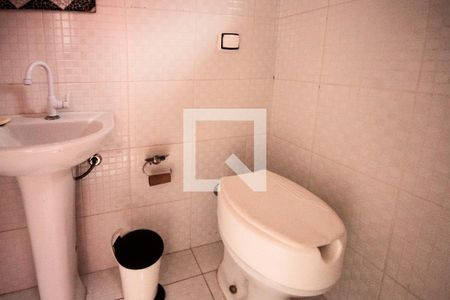 Casa à venda com 120m², 2 quartos e 2 vagasBanheiro