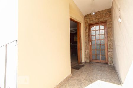 Casa à venda com 300m², 4 quartos e 5 vagasEntrada