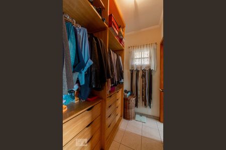Casa à venda com 300m², 4 quartos e 5 vagasCloset