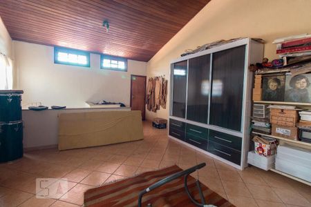 Casa à venda com 300m², 4 quartos e 5 vagasSala