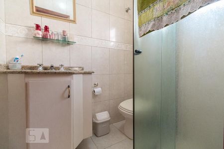 Casa à venda com 300m², 4 quartos e 5 vagasBanheiro do quarto 4