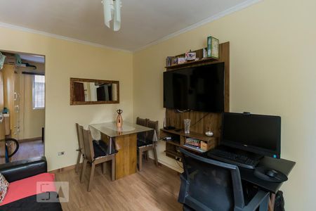 Sala de apartamento para alugar com 2 quartos, 49m² em Vila Carmosina, São Paulo