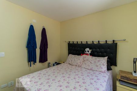 Quarto 2 de apartamento para alugar com 2 quartos, 49m² em Vila Carmosina, São Paulo