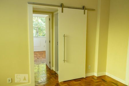 Apartamento à venda com 68m², 2 quartos e 1 vagacorredor para quartos e banheiro