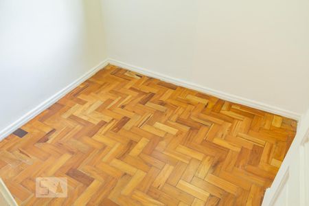 Apartamento à venda com 68m², 2 quartos e 1 vagaquarto de serviço