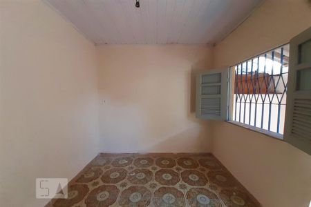 Sala de casa para alugar com 1 quarto, 30m² em Pilares, Rio de Janeiro