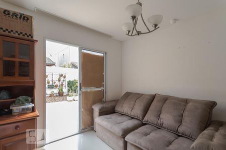 Sala de casa de condomínio para alugar com 3 quartos, 89m² em Jardim São Pedro, Mogi das Cruzes