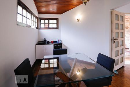 Casa à venda com 250m², 3 quartos e 2 vagas