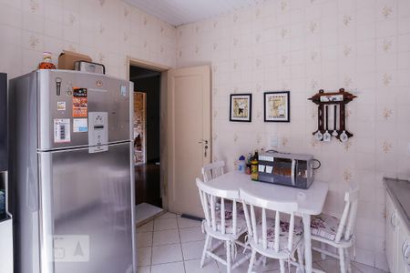 Casa à venda com 250m², 3 quartos e 2 vagas