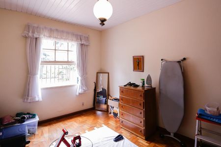 Casa à venda com 250m², 3 quartos e 2 vagas Casa à venda com 250m², 3 quartos e 2 vagasQuarto 2