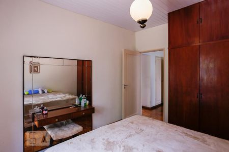 Casa à venda com 250m², 3 quartos e 2 vagas Casa à venda com 250m², 3 quartos e 2 vagasQuarto 1