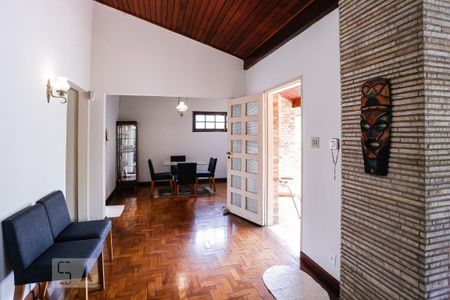 Casa à venda com 250m², 3 quartos e 2 vagas