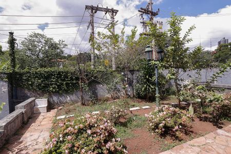 Casa à venda com 250m², 3 quartos e 2 vagas