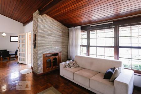 Casa à venda com 250m², 3 quartos e 2 vagas