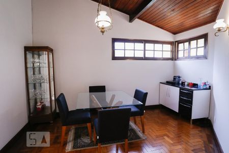 Casa à venda com 250m², 3 quartos e 2 vagas