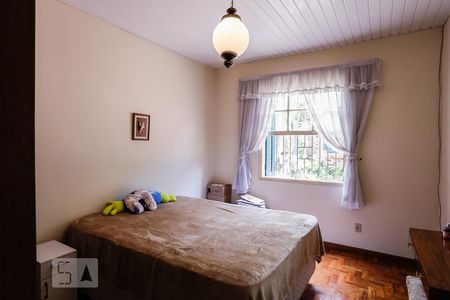 Casa à venda com 250m², 3 quartos e 2 vagas Casa à venda com 250m², 3 quartos e 2 vagasQuarto 1