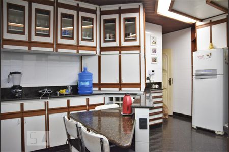 Casa à venda com 287m², 3 quartos e 4 vagasCozinha