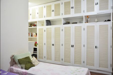 Casa à venda com 287m², 3 quartos e 4 vagasSuíte 3