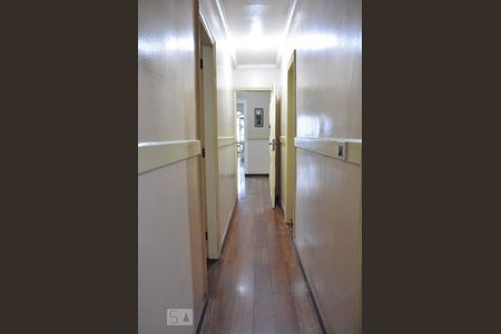 Casa à venda com 287m², 3 quartos e 4 vagasCorredor