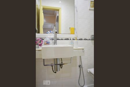 Casa à venda com 287m², 3 quartos e 4 vagasBanheiro Social