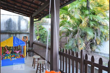 Varanda de casa à venda com 3 quartos, 287m² em Jacarepaguá, Rio de Janeiro