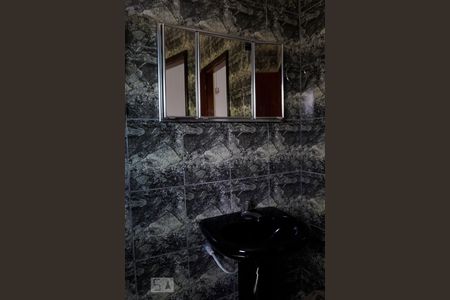 Casa à venda com 75m², 2 quartos e 1 vagaBanheiro