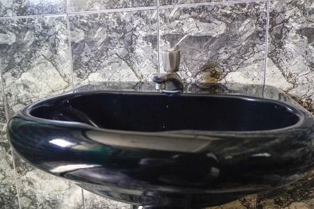 Casa à venda com 75m², 2 quartos e 1 vagaBanheiro