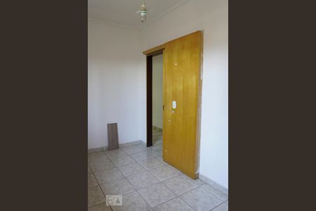 Casa à venda com 75m², 2 quartos e 1 vagaQuarto