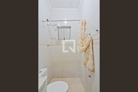 Banheiro de kitnet/studio para alugar com 1 quarto, 40m² em Vila São Vicente, São Paulo