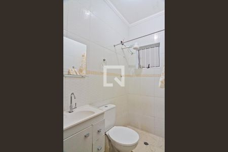 Banheiro de kitnet/studio para alugar com 1 quarto, 40m² em Vila São Vicente, São Paulo