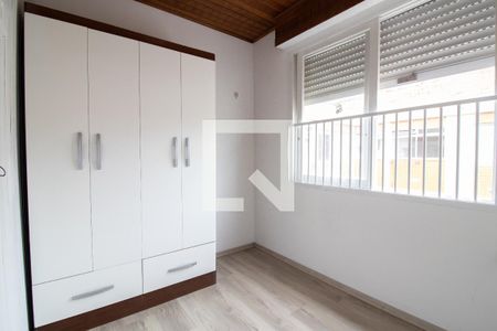 Quarto 2 de apartamento para alugar com 2 quartos, 50m² em Vila Ipiranga, Porto Alegre
