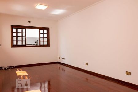 Casa para alugar com 240m², 4 quartos e 2 vagasSala