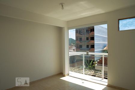 Quarto 1 de apartamento para alugar com 2 quartos, 50m² em Vargem Pequena, Rio de Janeiro